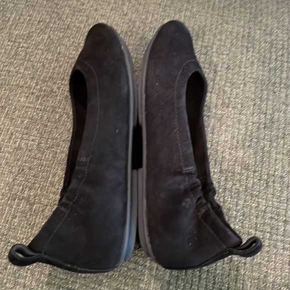 Fitflop black suede flats (sz 6) - Picture 2 of 9